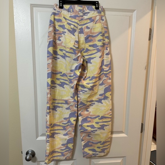 NWT‎ Topshop Pastel Camo High Waist Wide Leg Jeans, US 4 - Picture 9 of 16